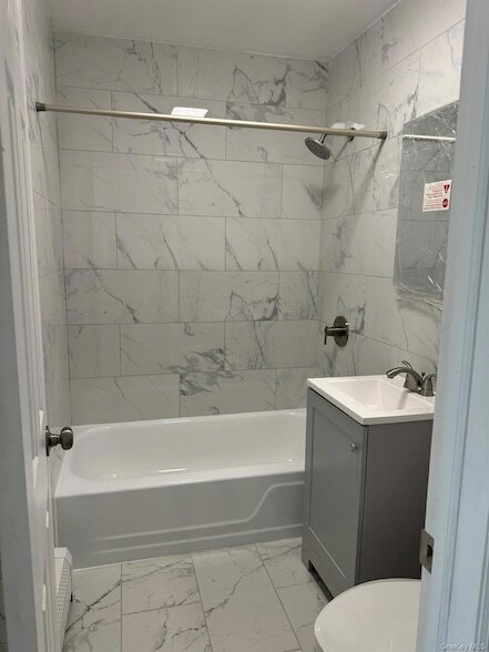 Foto del edificio - 206-63 45th Dr