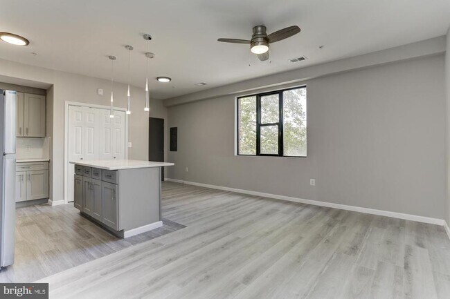 Foto del edificio - 400 S Highland Ave