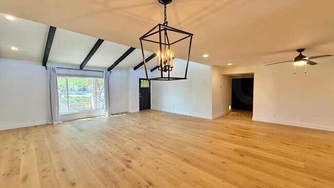 Foto del edificio - 3311 E Hatcher Rd