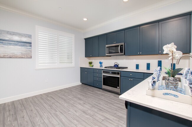 Kitchen - 6432 Laguna Seca Ln