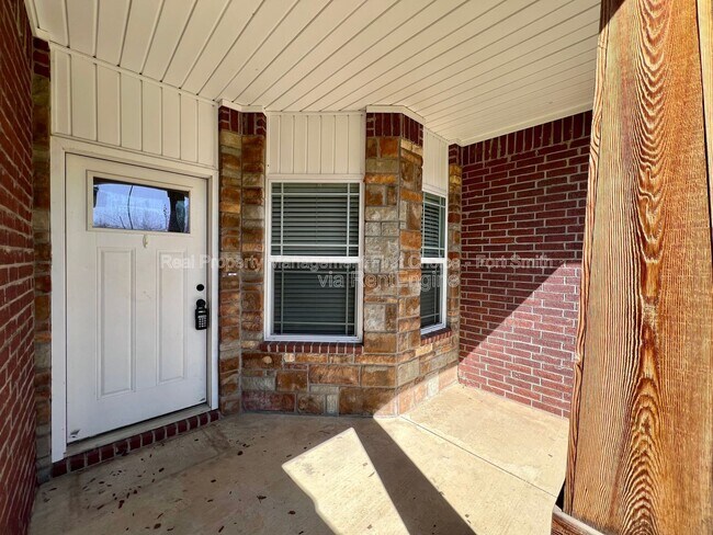 Foto del edificio - 423 Ridge Point Dr