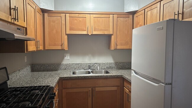 Foto del edificio - Country Club Apartments