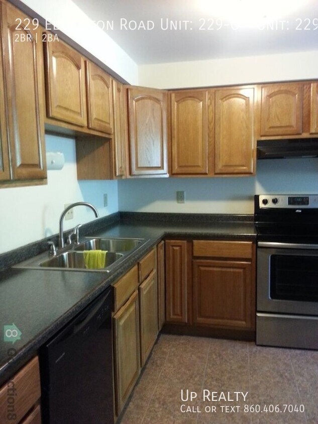 229 Ellington Rd Unit 229O, East Hartford, CT 06108 Room for Rent