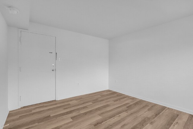 Building Photo - 4465 MacArthur Blvd NW