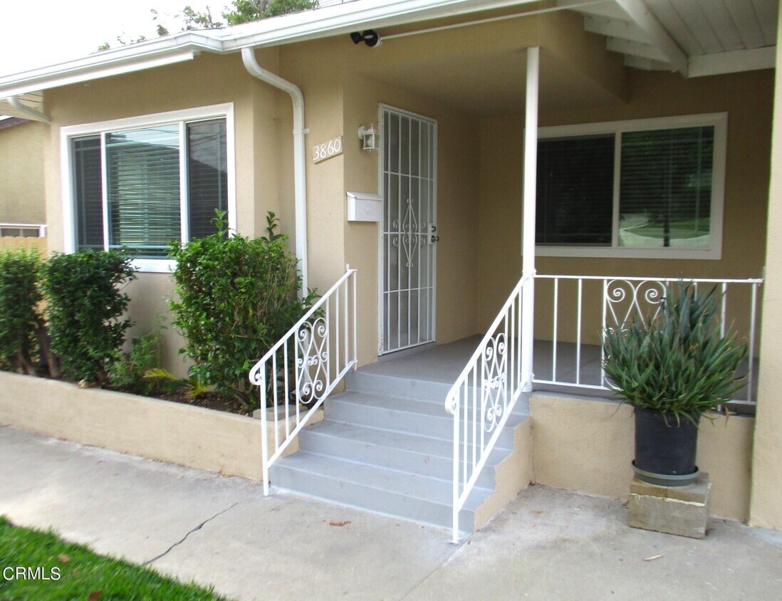 Primary Photo - 3860 York Blvd