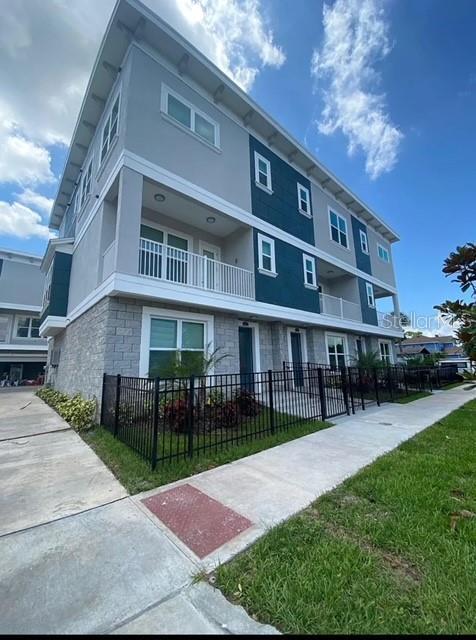 Foto principal - 3702 W Roland St
