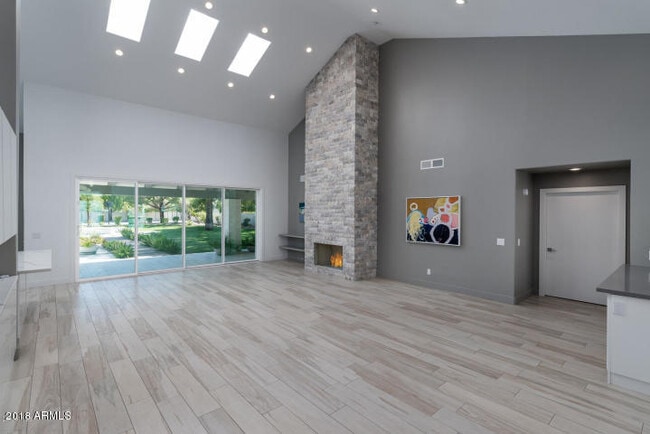Building Photo - 9433 N 57th St