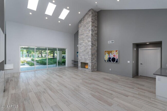 Foto del edificio - 9433 N 57th St