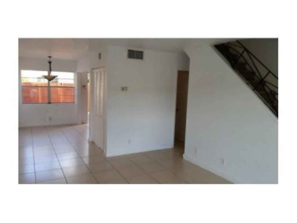 Foto del edificio - 4611 NW 9th Dr