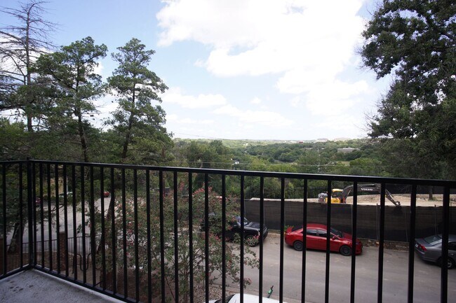 Foto del edificio - PRELEASE 8/15/2025 2 bed 2 bath