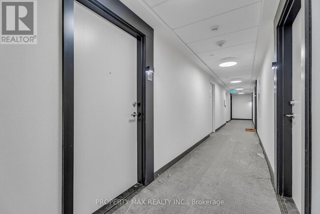 Building Photo - 2 David Eyer Rd