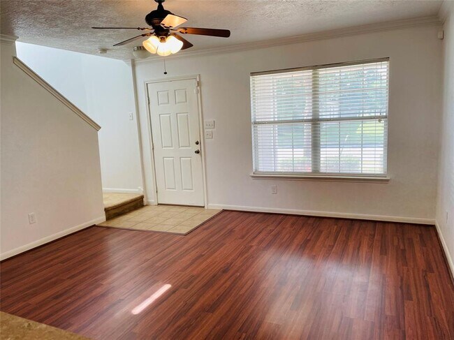 Building Photo - 3503 Fuller Bluff Dr