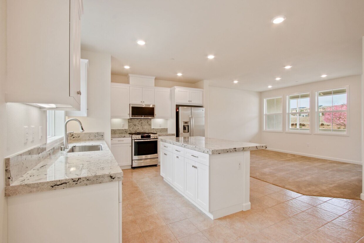 Foto principal - Charming Yorba Linda Townhome