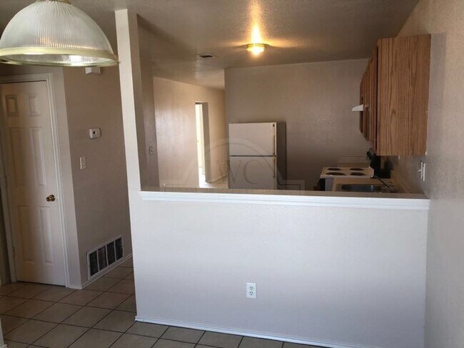 Building Photo - 3401 Hereford Ln