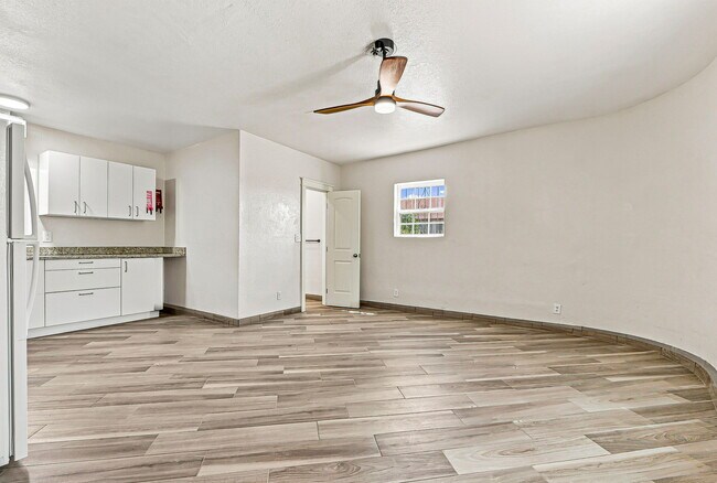 Foto del edificio - 3701 Hueco Ave