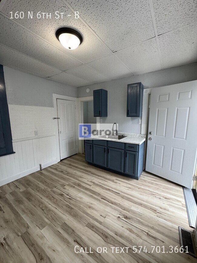 Foto del edificio - 160 N 6th St