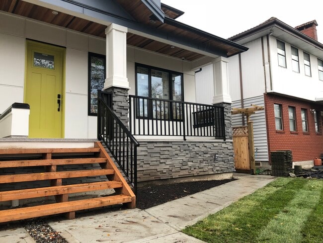 Building Photo - 5431 Slocan St
