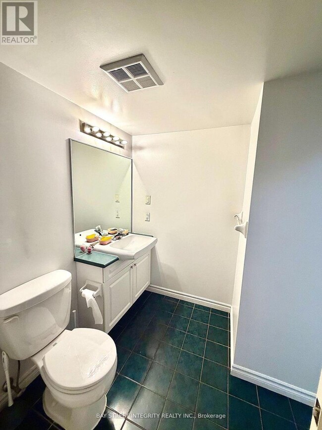 Building Photo - 30 Hayden St