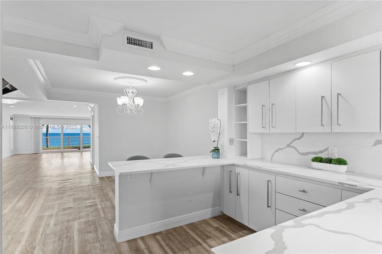 Foto principal - 1173 Hillsboro Mile
