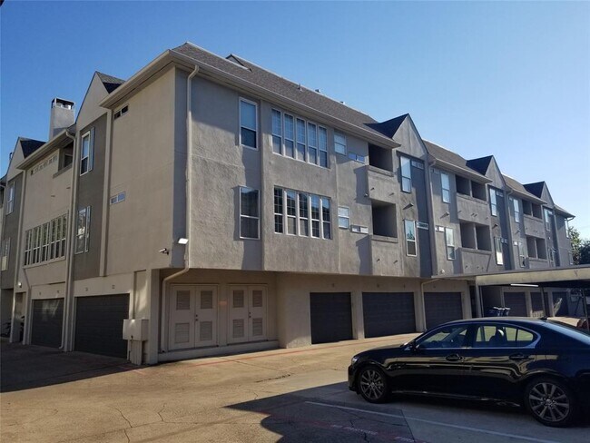 Foto del edificio - 4104 N Hall St