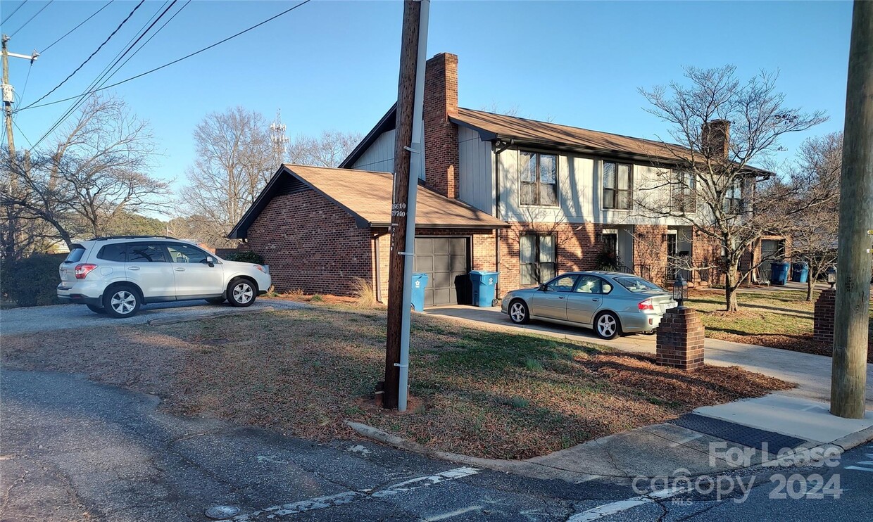 119 S Center St, Township of Taylorsville, NC 28681 Townhome Rentals