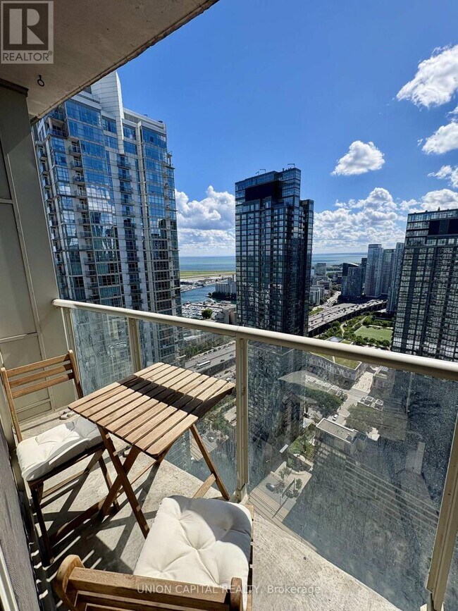 Building Photo - 10 Navy Wharf Ct