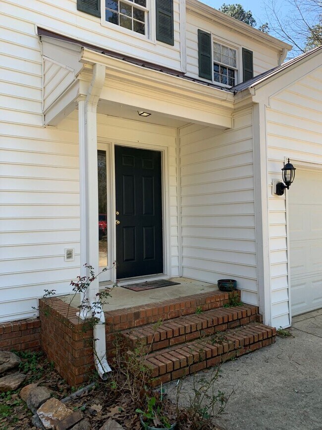 Building Photo - Beautiful Brookstone Home!