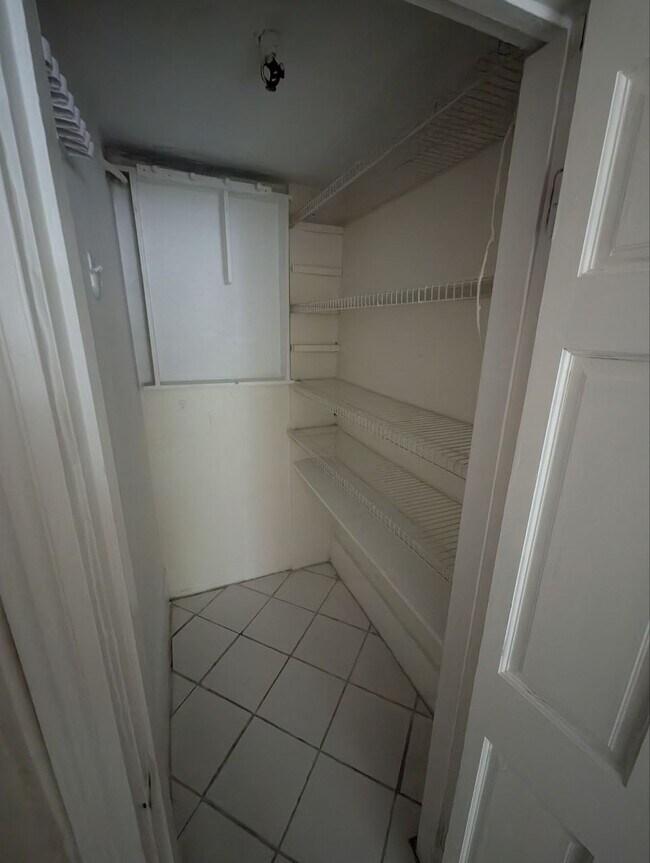 Foto del edificio - 382 Riverway St