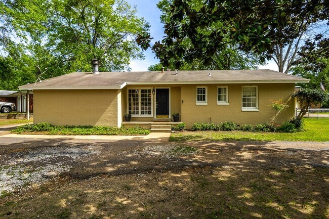 Building Photo - 2715 Anita Ln