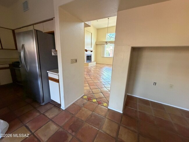Building Photo - 3777 N Camino Leamaria