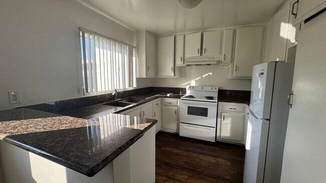 Foto del edificio - 7350 Pickering Ave