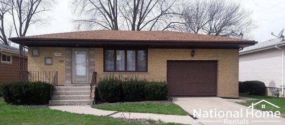 Primary Photo - 17034 Henry St