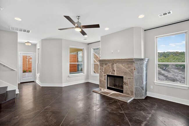Building Photo - 10624 Lake Park Dr