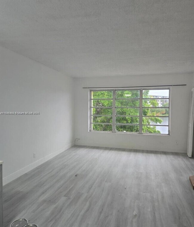 Foto del edificio - 1 bedroom in North miami FL 33179