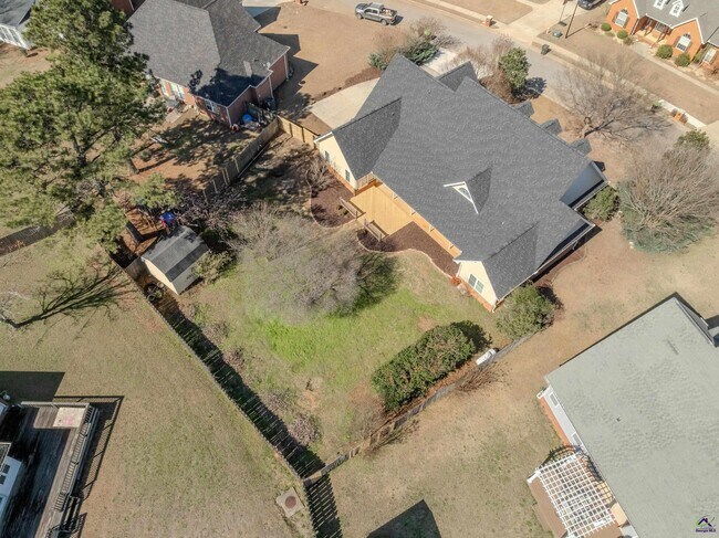 Foto del edificio - 611 Bay Laurel Cir