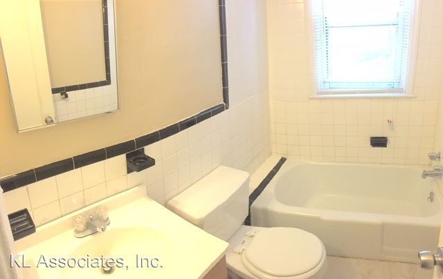 Building Photo - 116 44th St NE