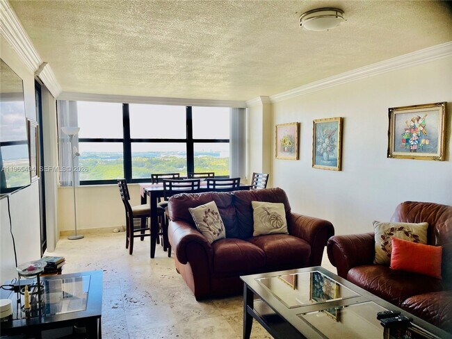 Foto del edificio - 2555 Collins Ave