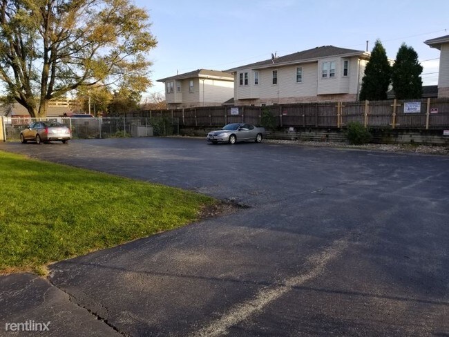 Building Photo - 1 br, 1 bath Apartment - 5337 W 53rd Pl