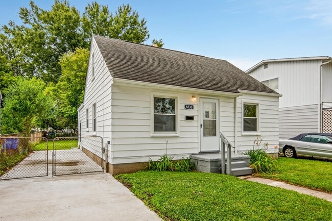 Building Photo - 6838 Republic