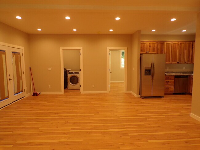 Foto del edificio - 4600 NW Cornell Rd