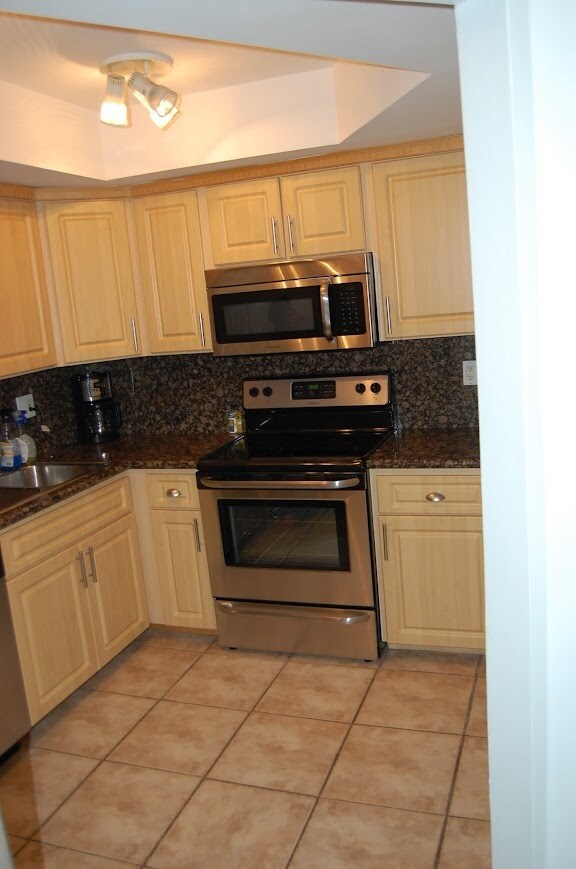 Foto del edificio - 4013 N Ocean Dr