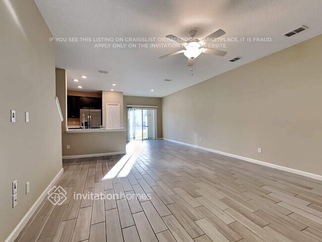 Foto del edificio - 545 Cherry Ridge Dr