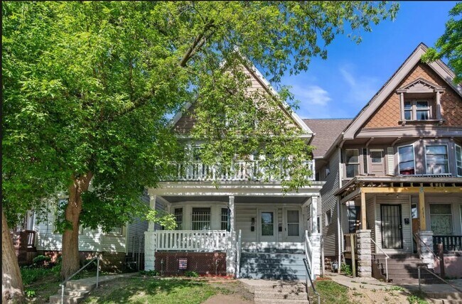 Foto del edificio - 2169 N 39th St