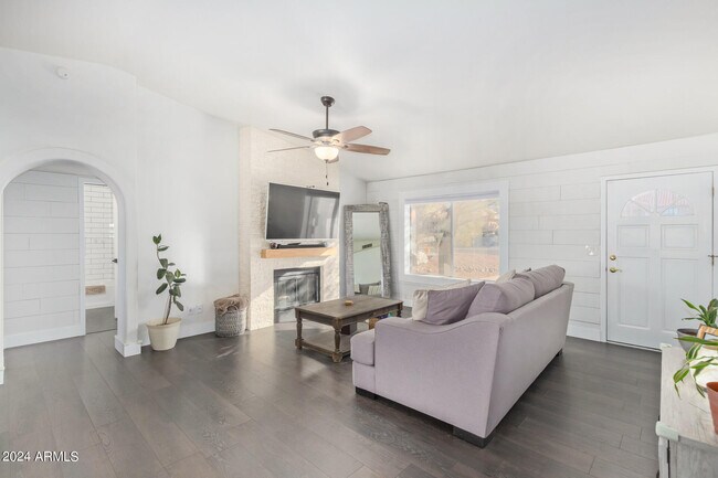 Foto del edificio - 17340 E Grande Blvd