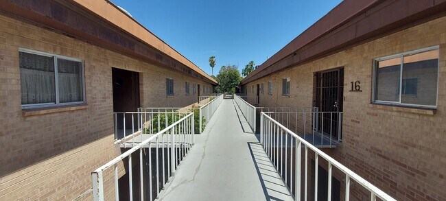 Building Photo - 8500 E Old Spanish Trl