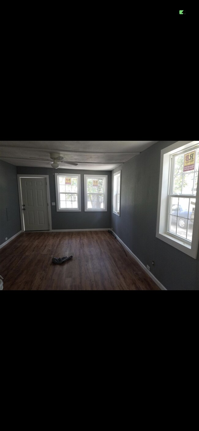 Building Photo - 1346 Summers St