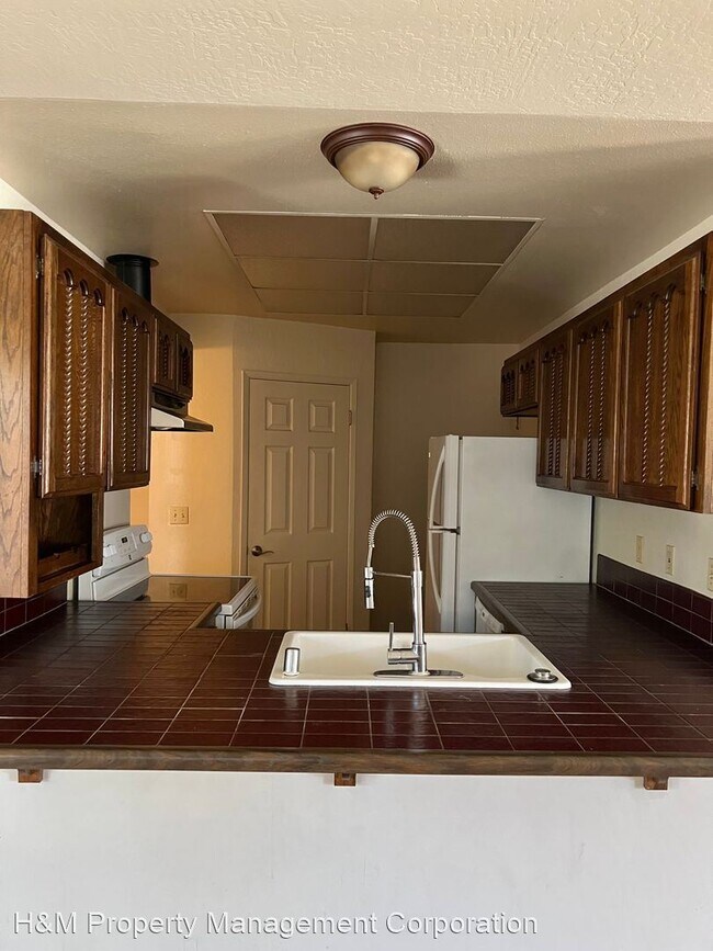 Building Photo - 2 br, 1 bath House - 18332 Shadowbrook Dr.
