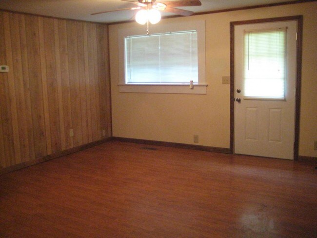Building Photo - 1112 Narrow lane #2, 37601