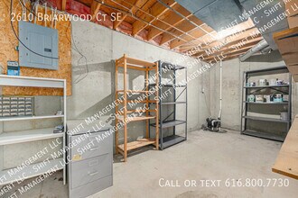 Building Photo - 2610 Briarwood Ct SE