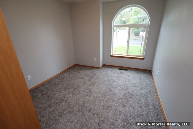 Foto del edificio - 3 Bedroom, 2 bath house with A/C!